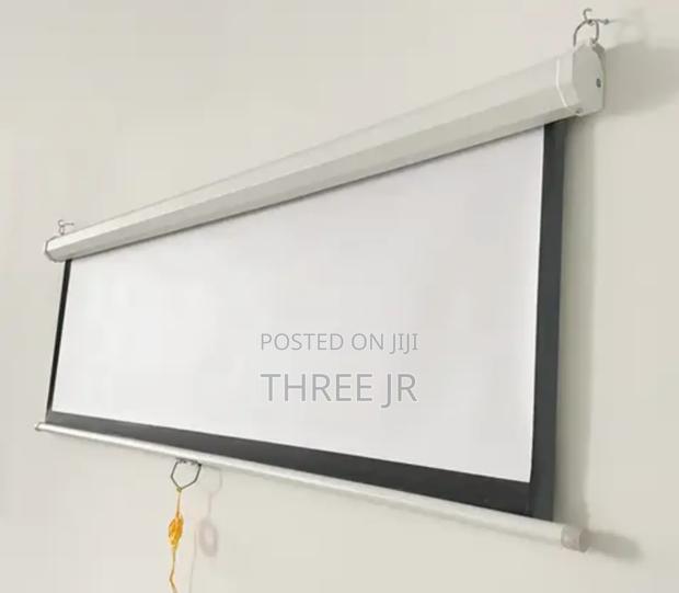 Manual Projection Screens Easy to Mount and Pull Down