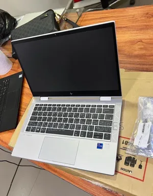Laptop HP EliteBook 830 G8 16GB Intel Core i7 SSD 512GB