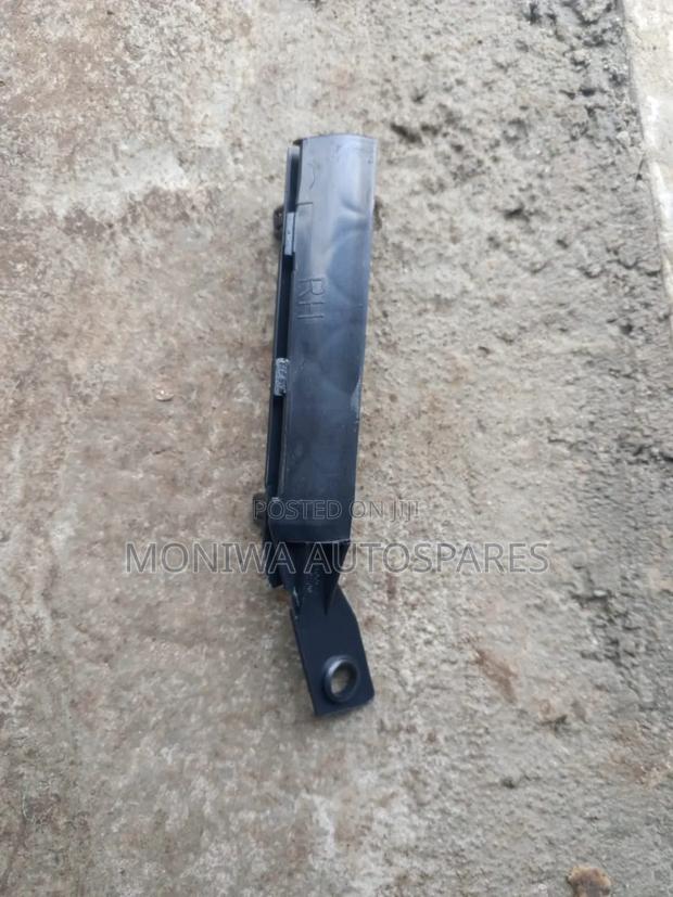 Bumper Slide Nissan Tiida
