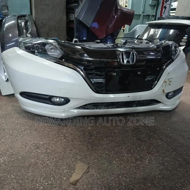 Honda Vezel Nosecut.