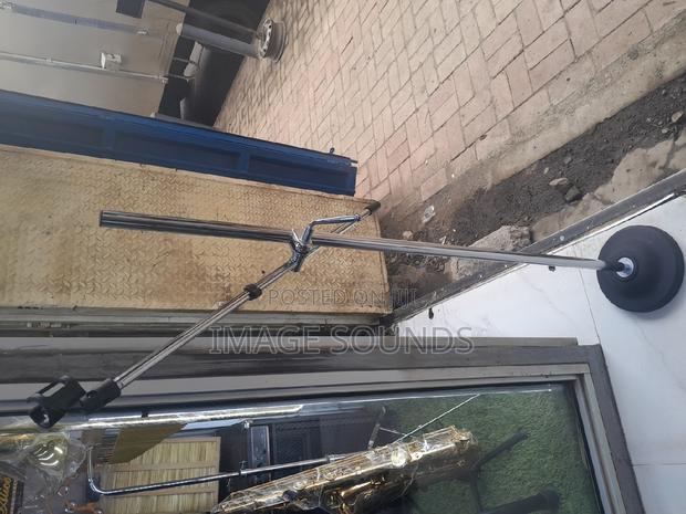 Metallic Stand Heavy With Round Base