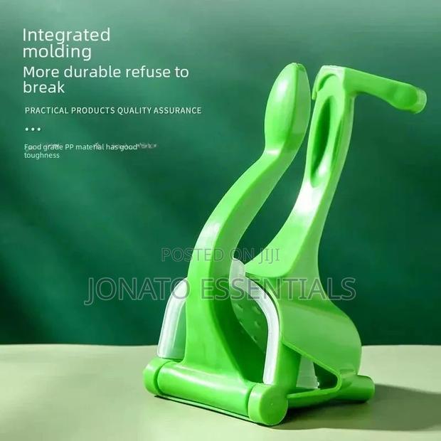 Manual Fruit Squeezer Juicer - thumbnail 2
