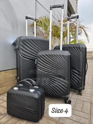 *4 in 1 Luxurious Unbreakable Suitcase*
Zipper Closure