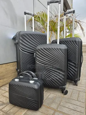 *4 in 1 Luxurious Unbreakable Suitcase*
Zipper Closure
