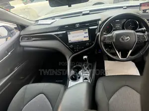Toyota Camry 2018 White