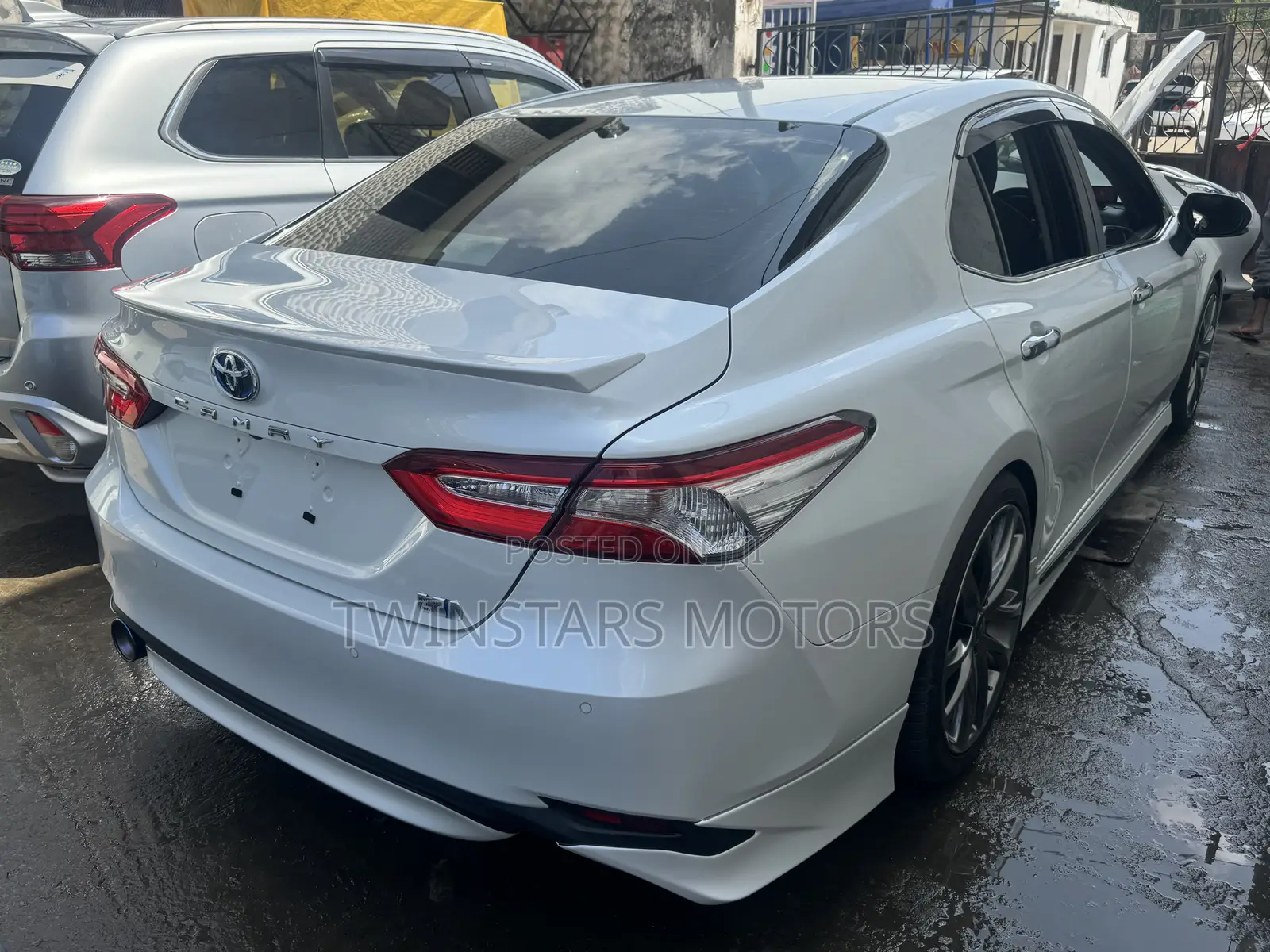 Toyota Camry 2018 White