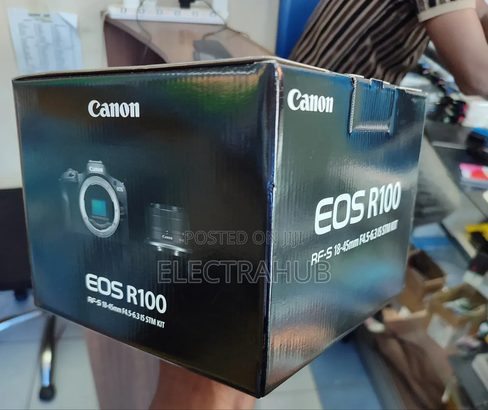 Canon R100 Rf-S 18-45mm Lens New Sealed in a Shop