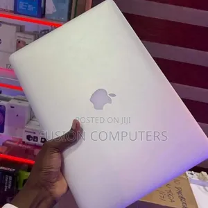 Laptop Apple MacBook Pro 8GB Intel Core i7 SSD 256GB