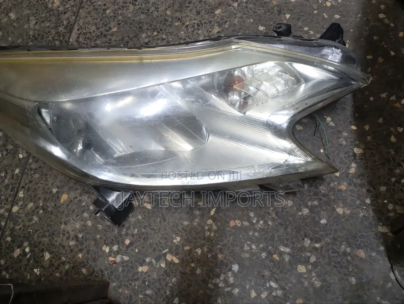 Nissan Note Headlight