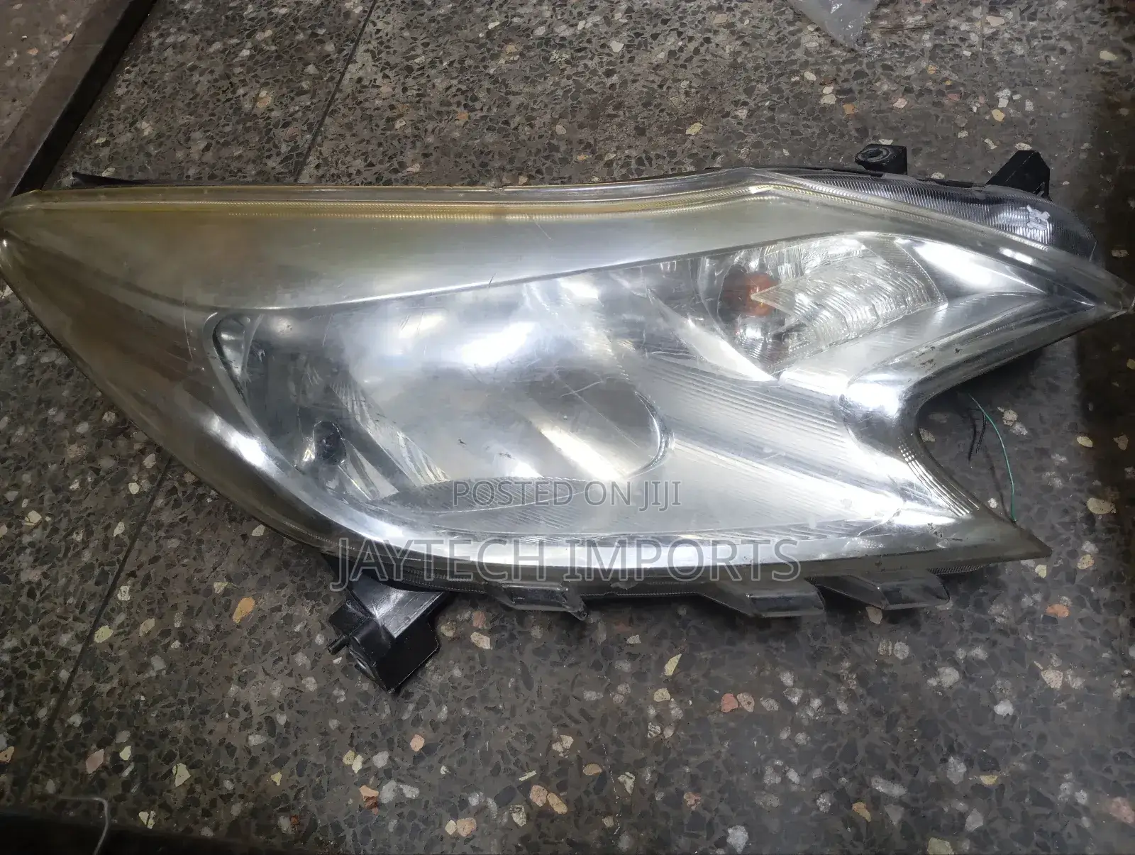 Nissan Note Headlight