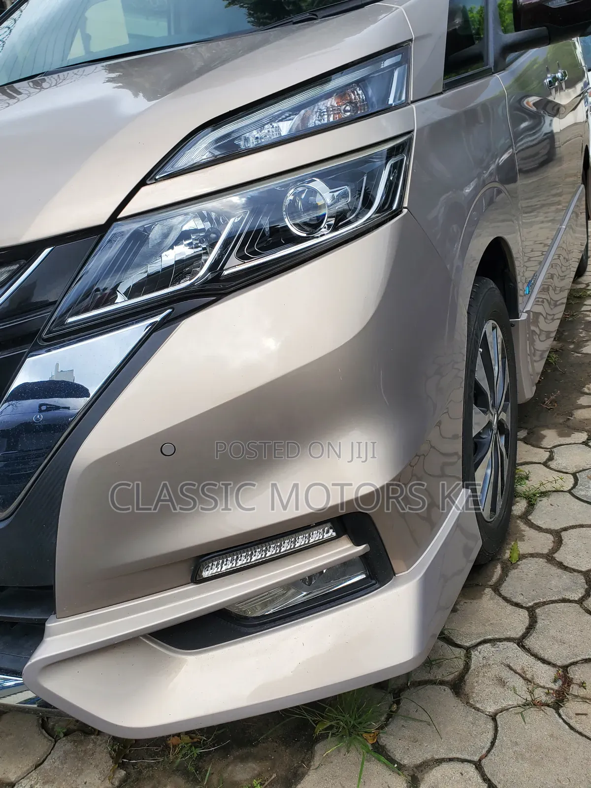 Nissan Serena 2018 Gold