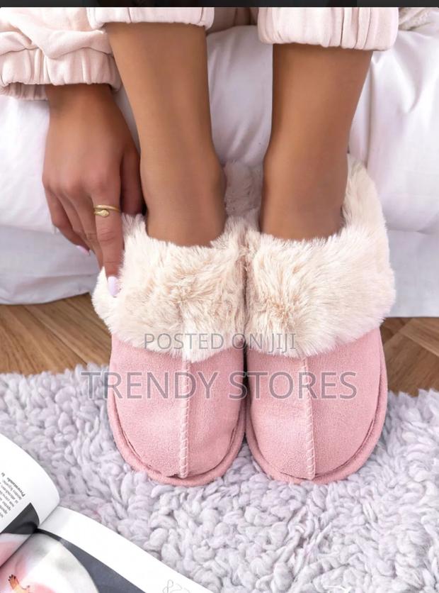 Pink Unisex Cashmere Slippers