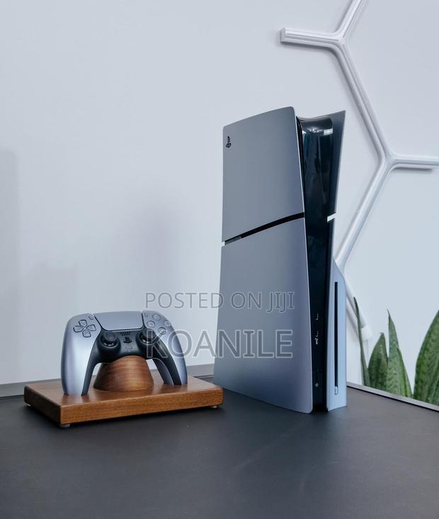 Playstation 5 (PS5) Slim 1TB Video Game Console Disc Edition - thumbnail 3