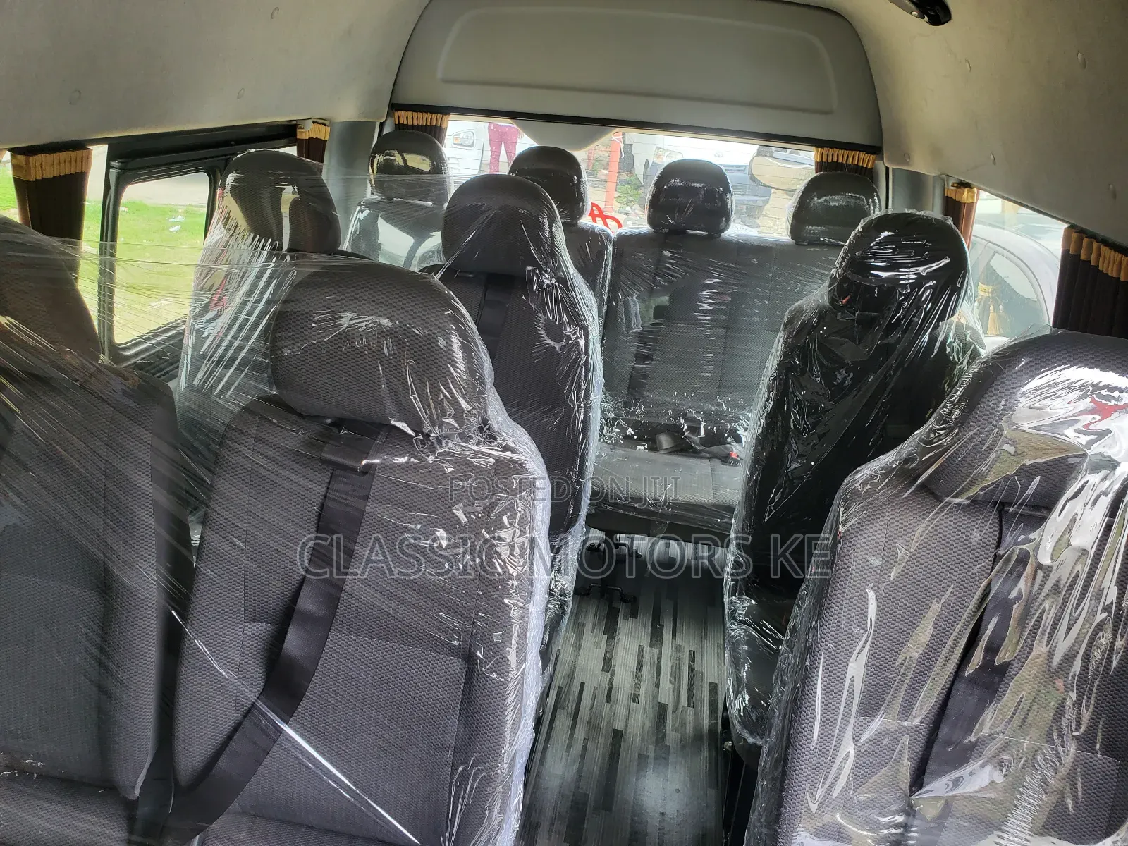 Toyota HiAce 2018 White