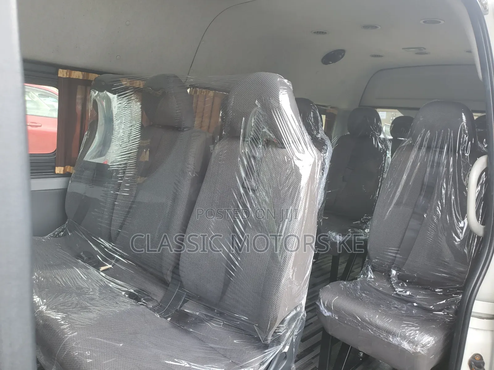 Toyota HiAce 2018 White