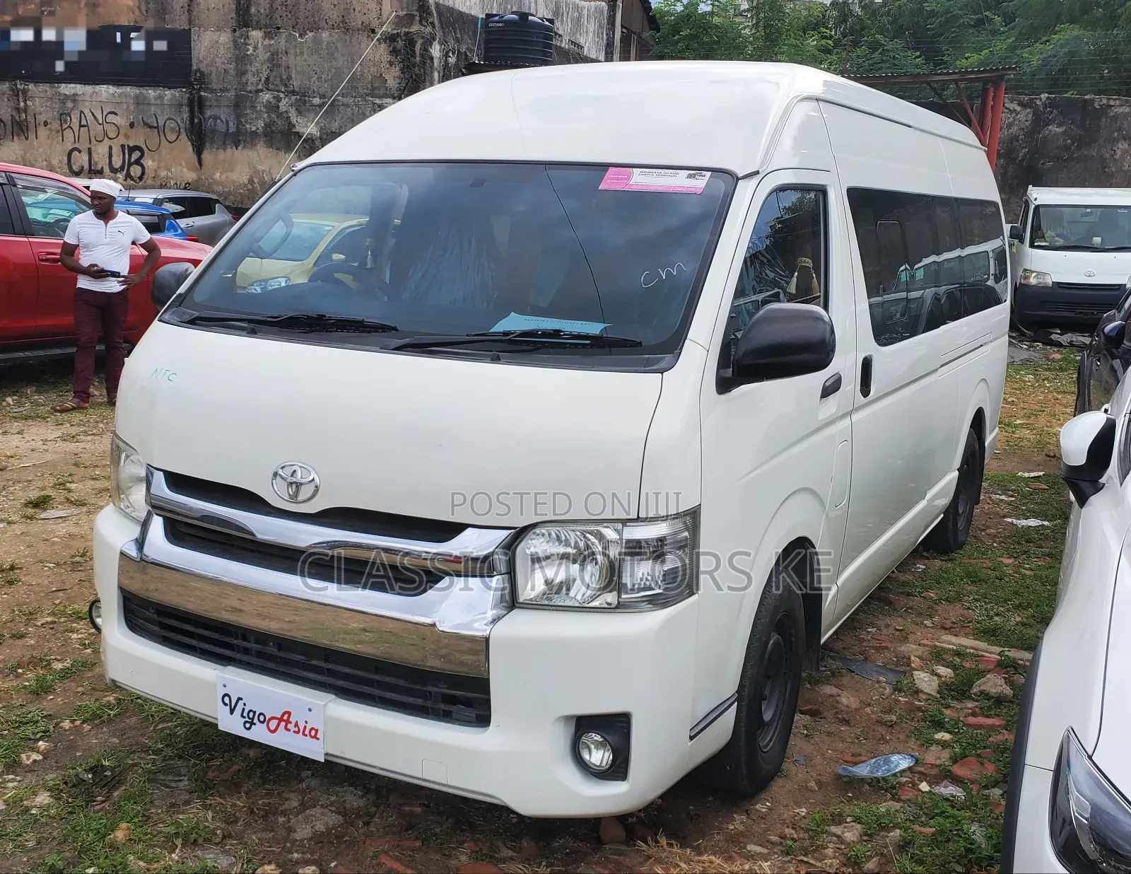 Toyota HiAce 2018 White