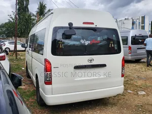Toyota HiAce 2018 White