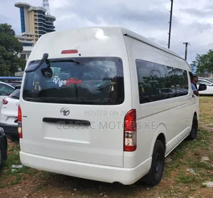 Toyota HiAce 2018 White