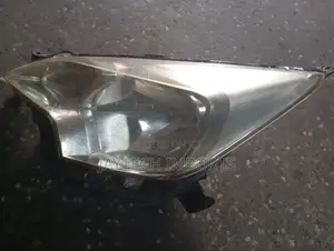 Ractis LHS Headlight Non Xenon