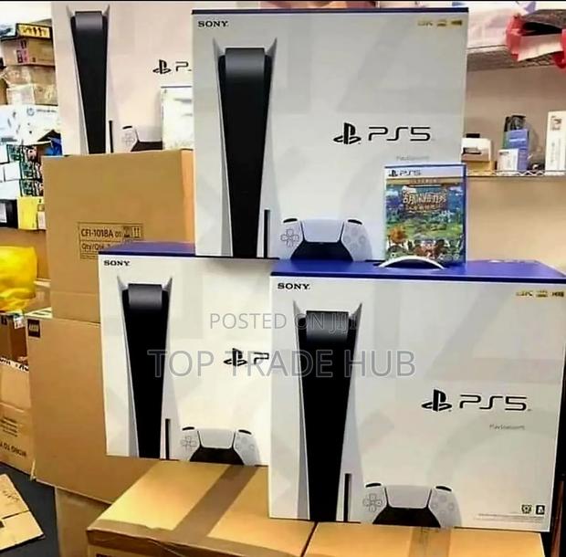 Sony Playstation UHD 825GB Storage - main view