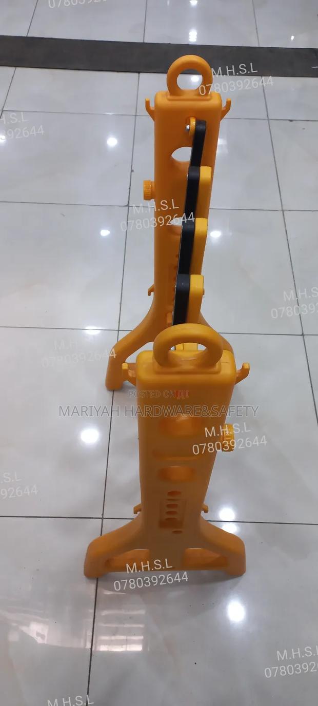 Security Barrier Heavy Plastic - thumbnail 3
