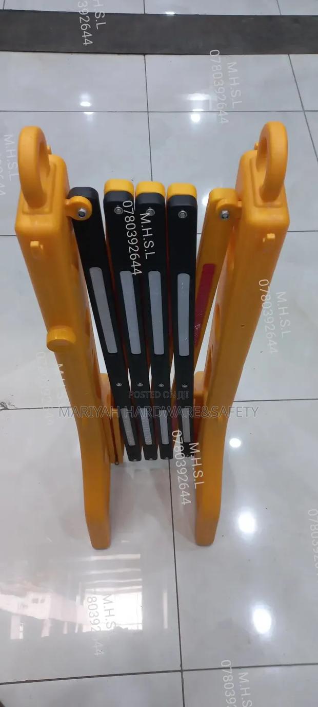 Security Barrier Heavy Plastic - thumbnail 2