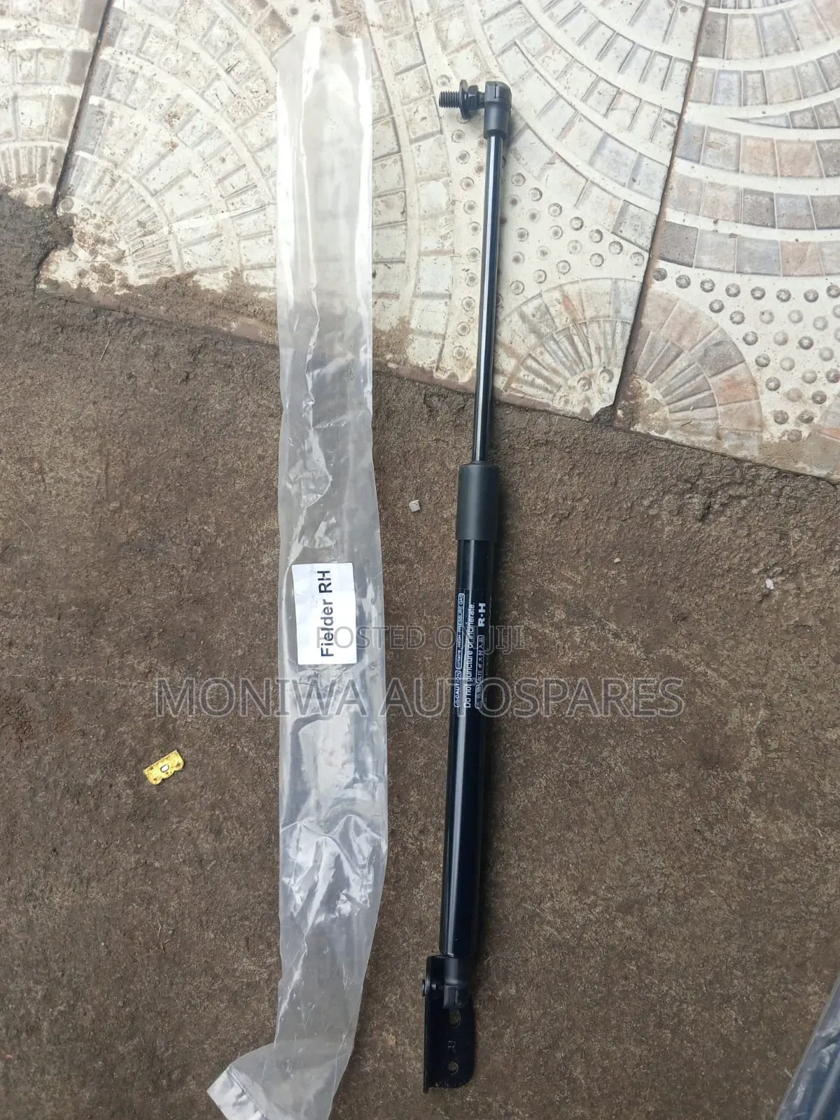 Boot Shock Toyota Fielder Old and New Model
