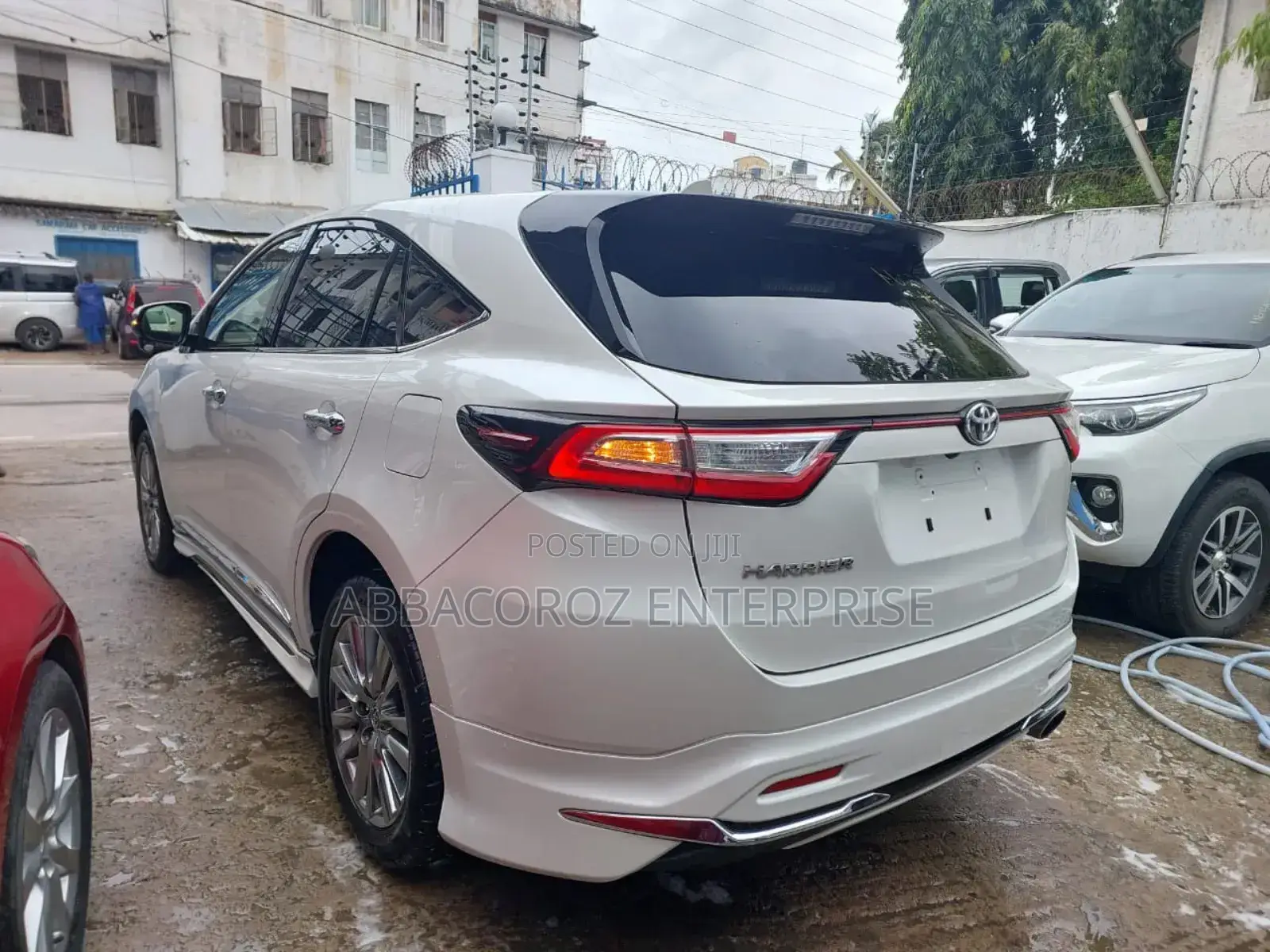 Toyota Harrier 2.0 4WD 2017 White