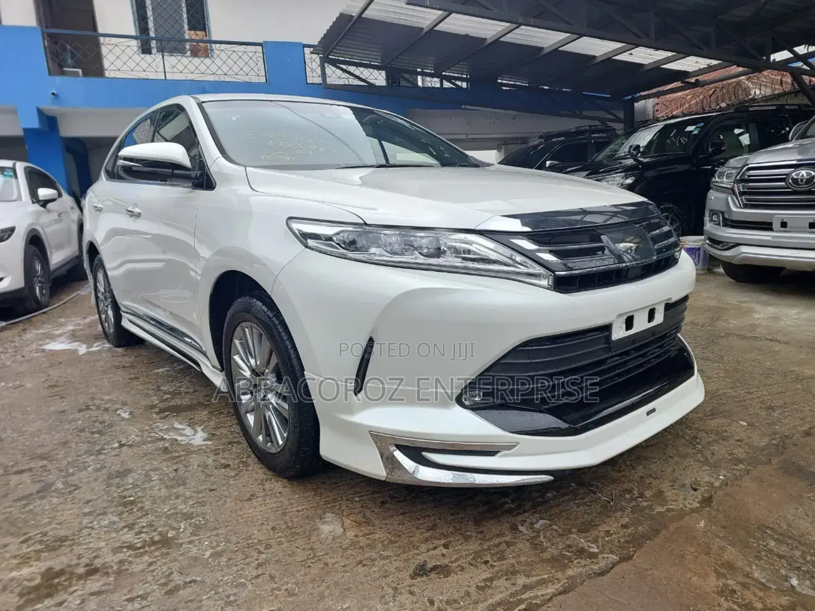 Toyota Harrier 2.0 4WD 2017 White