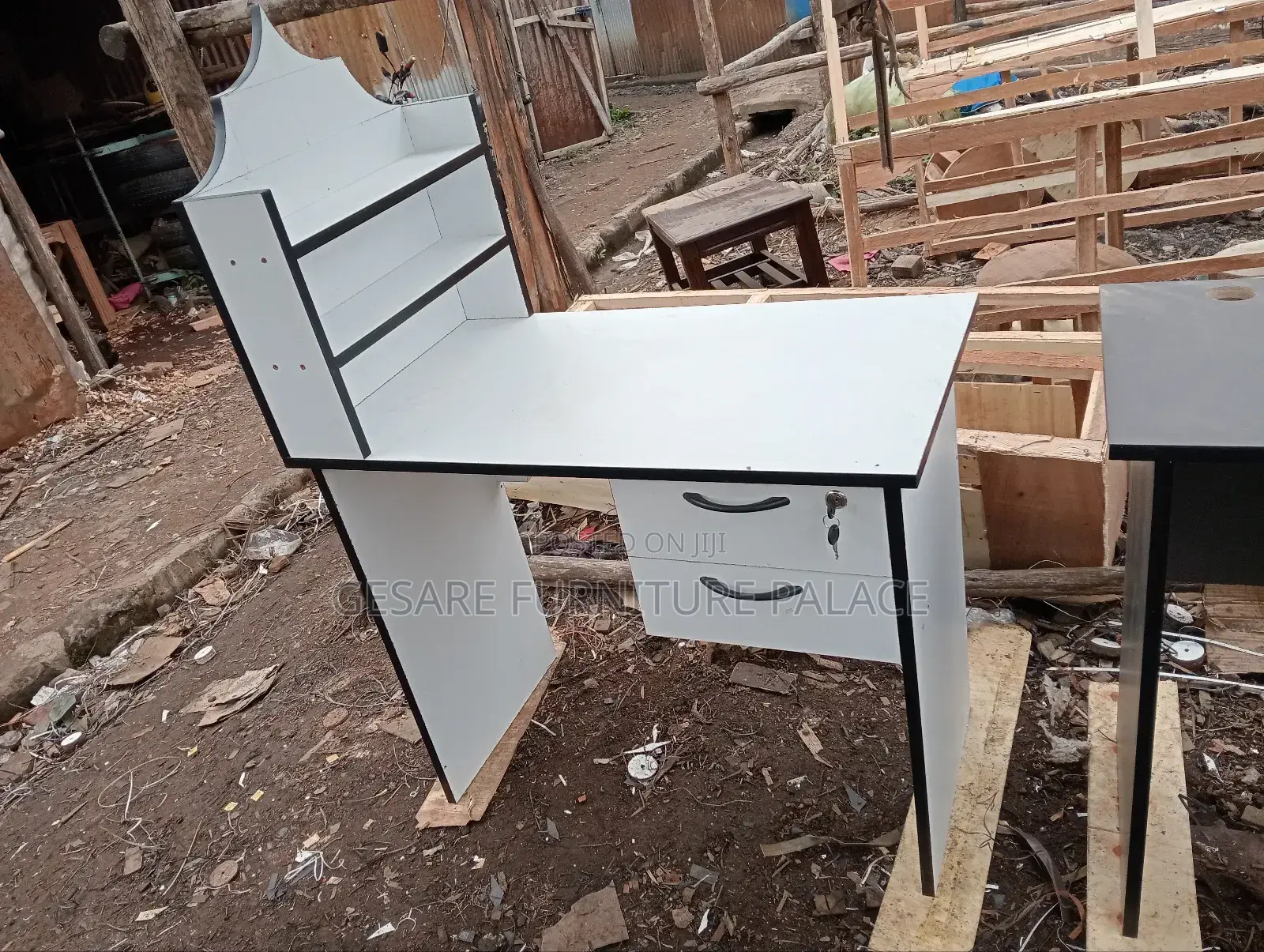 Manicure Table