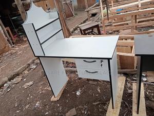 Manicure Table - thumbnail 2