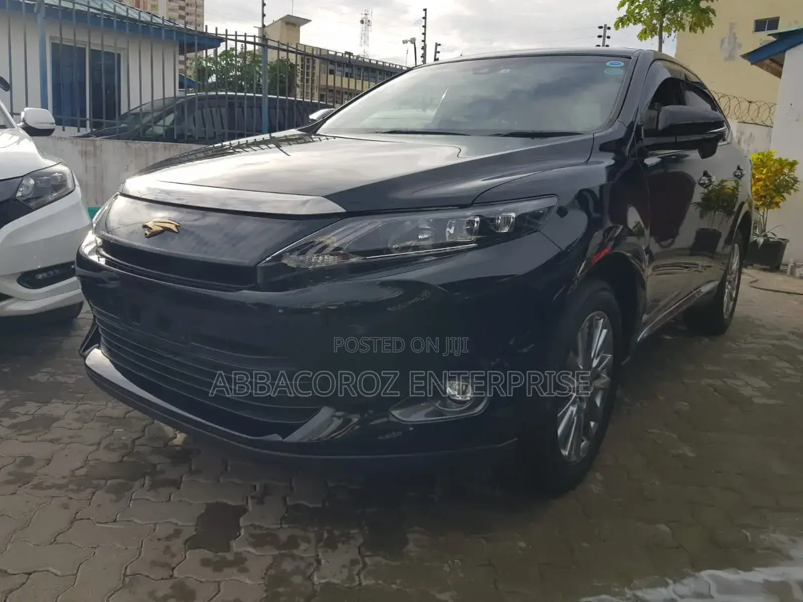 Toyota Harrier 2.0 4WD 2018 Black