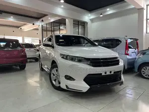 Toyota Harrier 2.0 2017 White