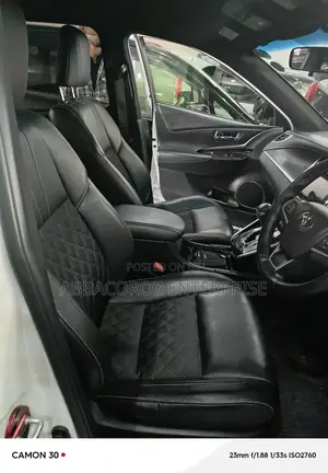 Toyota Harrier 2.0 2017 White