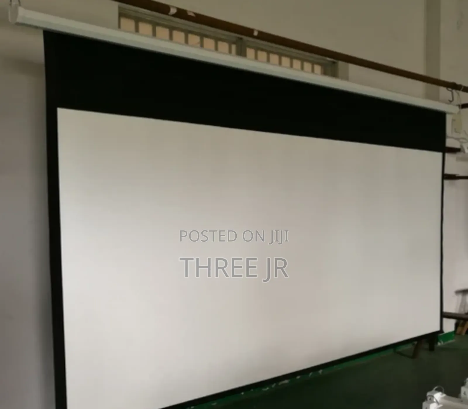 Projection Screens in Large Stocks