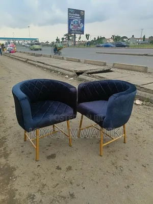 Black Velvet, Styling Chairs