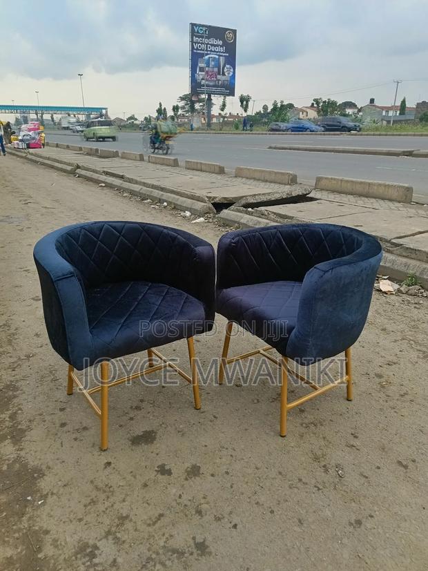 Black Velvet, Styling Chairs - main view