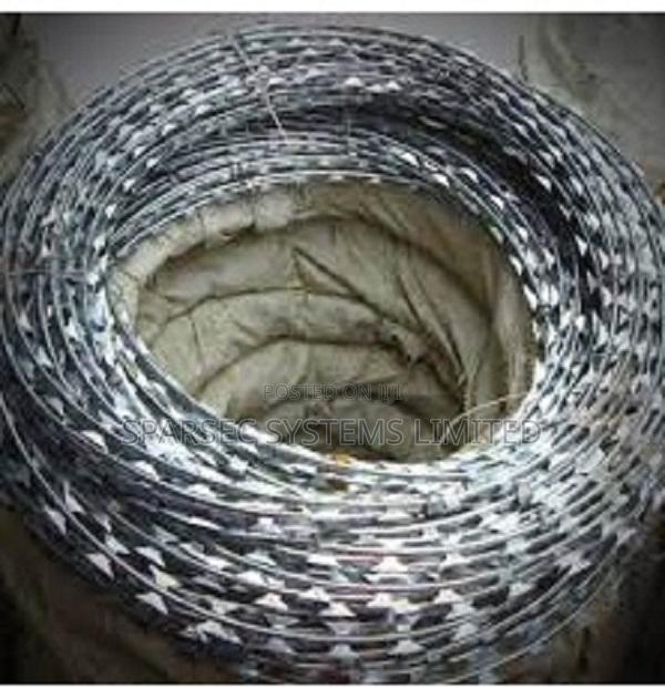 Galvanized 10M Razor Wire, 450mm Diameter - main view
