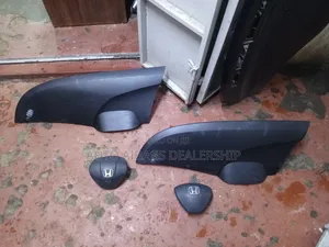Honda Fit Dashboard Airbags and Stearing Airbags.