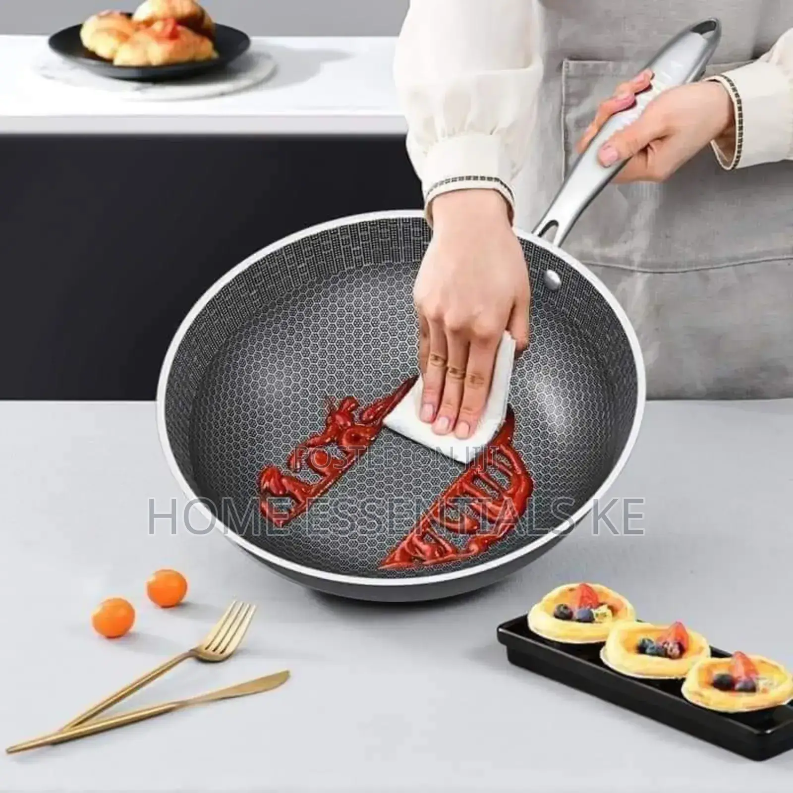 28cm Honeycomb Wok Frying Pan
