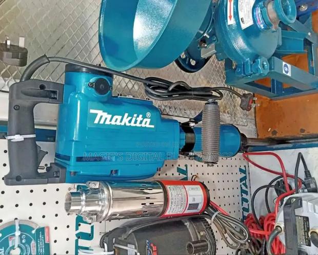 Powerful Makita Demolition Hammer