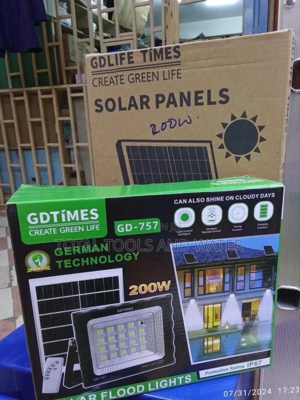 Remote Control 200W Solar Street Light Plus Solar Panel