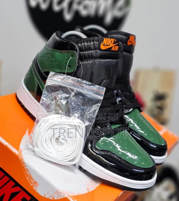 Nike - Air Jordan 1 - Sneakers Black/Green