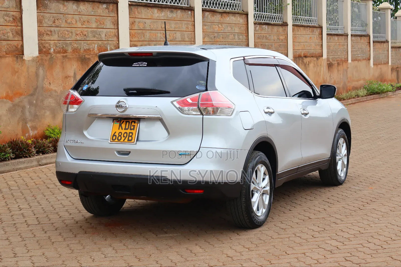 Nissan X-Trail 2.0 Petrol FWD 2014 Silver