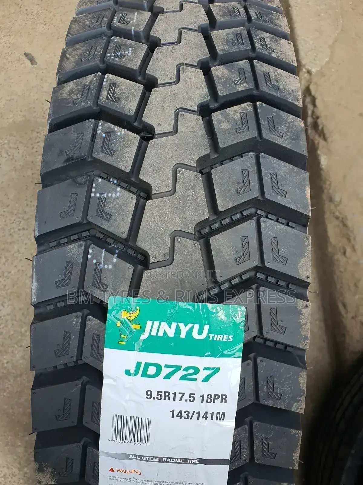 9.5 R17.5 JINYU TYRES.(Commercial) Diff.