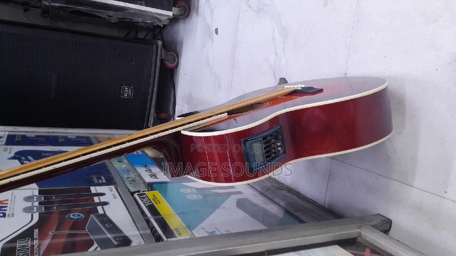 Guitar Semi