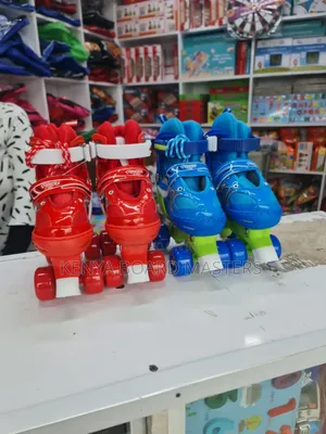 Comfortable Four Wheeled Skate Shoes Skate Shoes