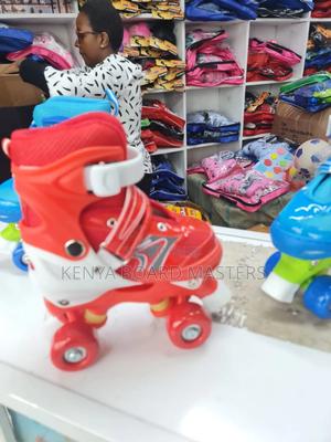 Responsive 4 Wheels Skate Shoes Skate Shoes - thumbnail 2