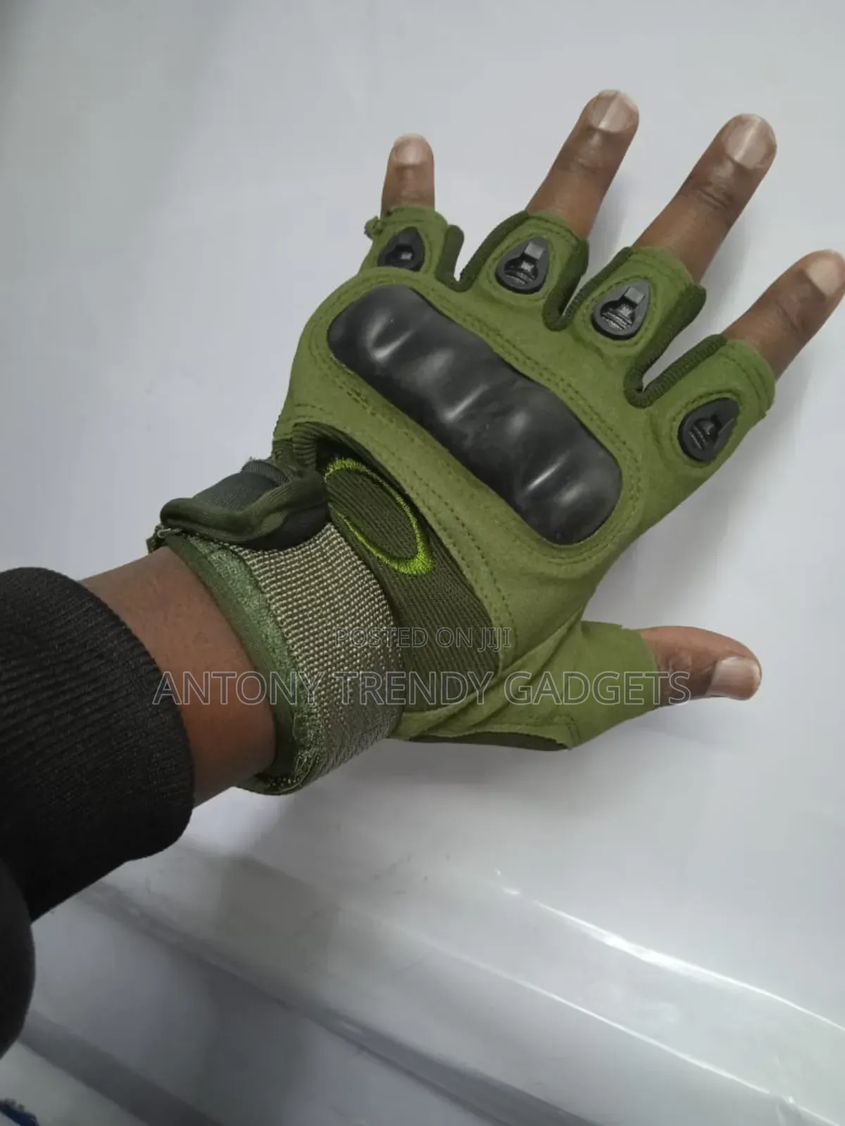 Military-Type Tactical Half Finger Gloves