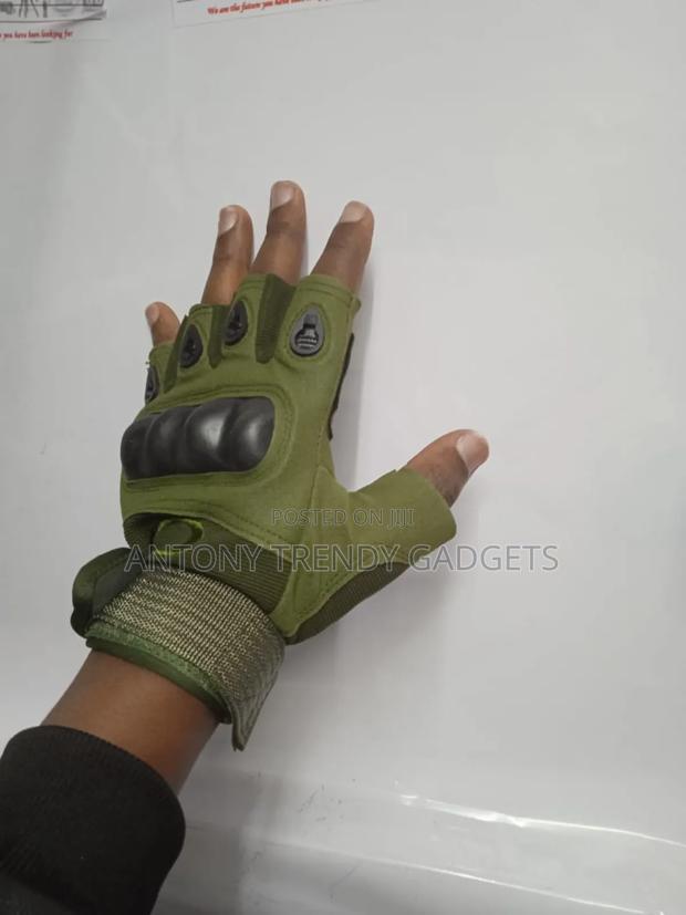 Military-type Tactical Half Finger Gloves - thumbnail 3